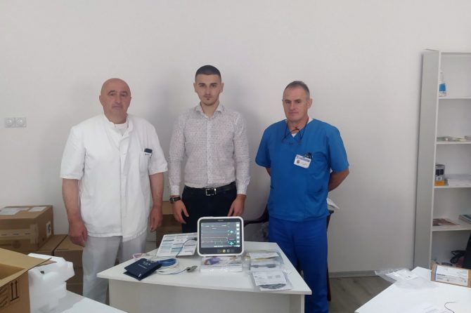 JZU Univerzitetskoj bolnici Foča isporučeno 10 monitora za praćenje stanja pacijenata